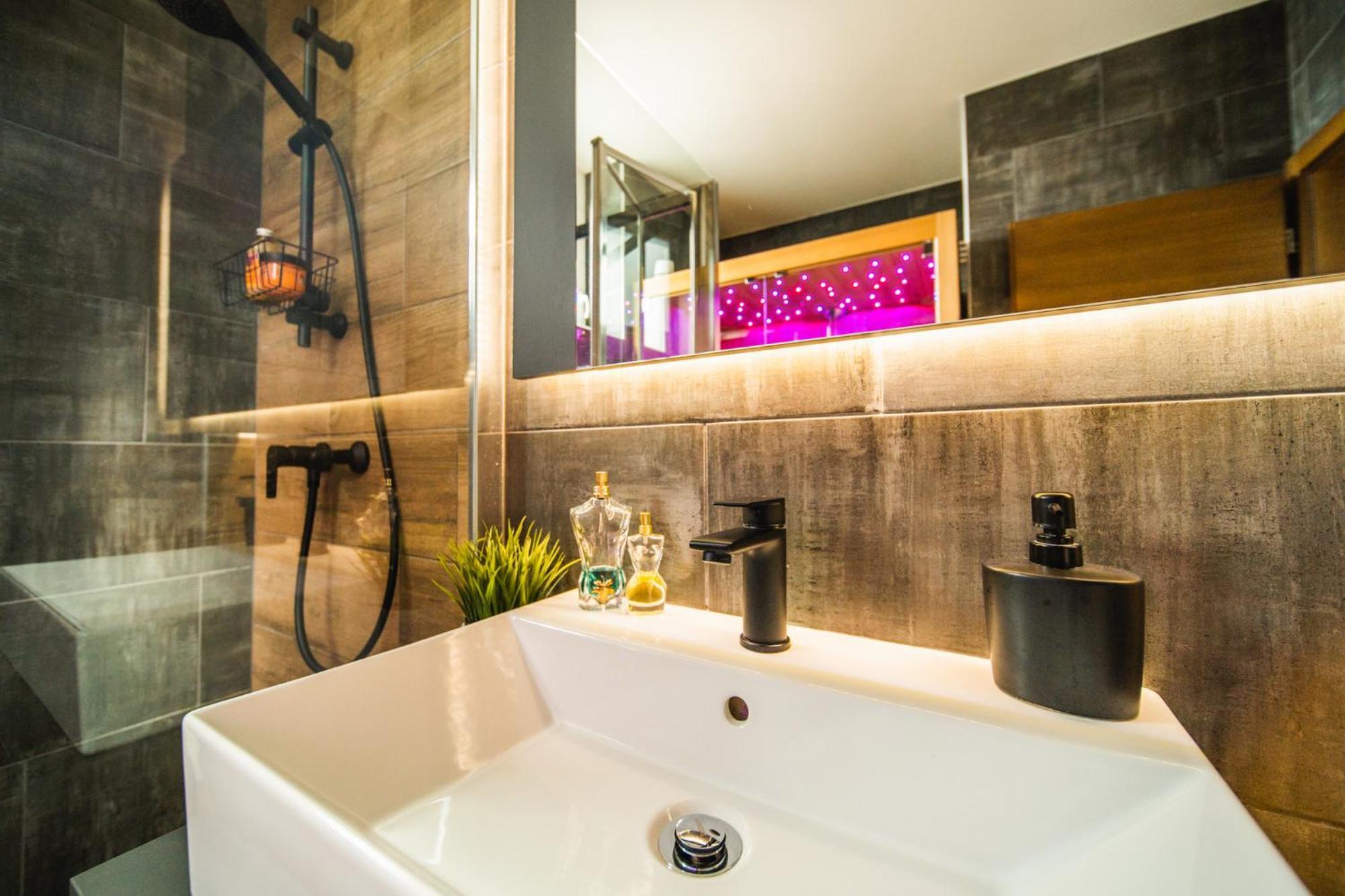 K Relax Place, Varazdinske Toplice, Modern Home With Sauna, Jacuzzi, Wifi Esterno foto